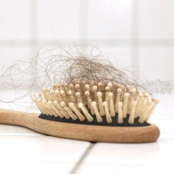 أسباب تساقط الشعر عند النساء وعلاجه بصيلات الشعر