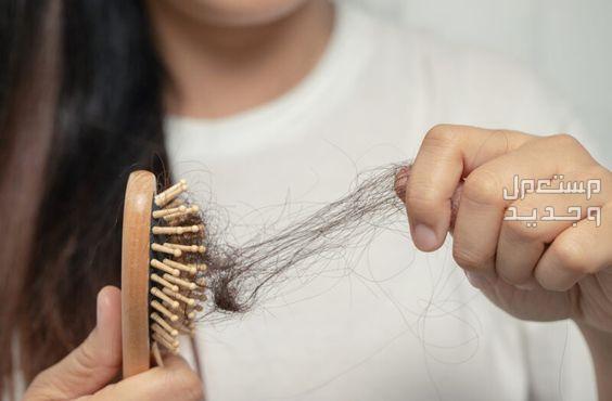 أسباب تساقط الشعر عند النساء وعلاجه تساقط الشعر وعلاجها للنساء
