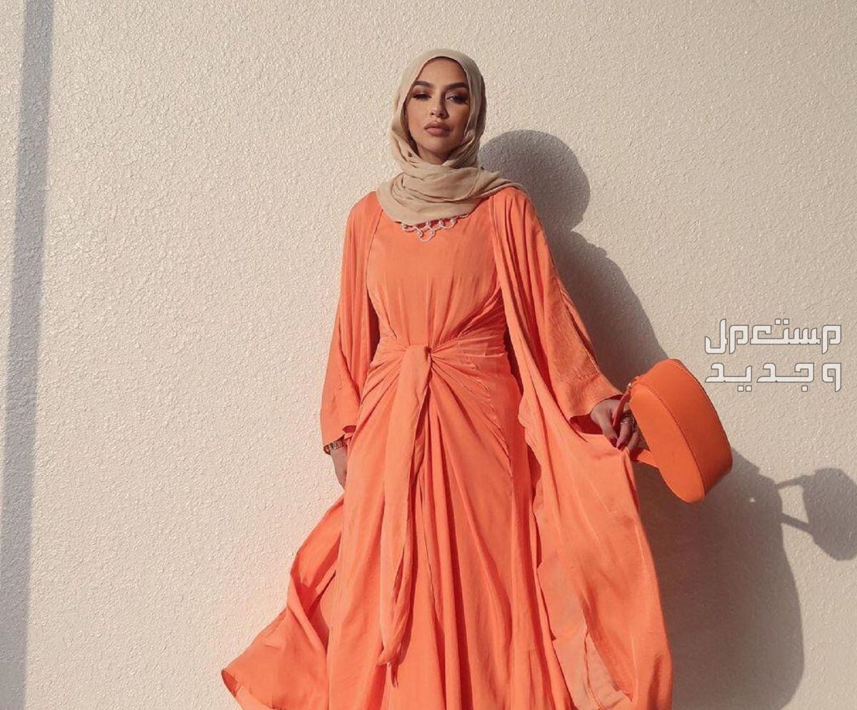 صور ستايلات صيفي للمحجبات 2024 لون خوخي موضة 2024 للبنات
