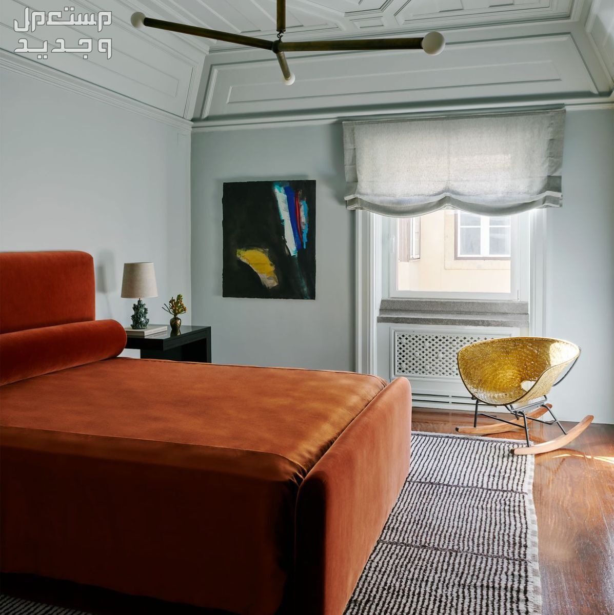 أحدث تصميمات سرير غرف نوم مودرن كاملة 2024 بأشكال عصرية في المغرب تصميم سرير من المخمل