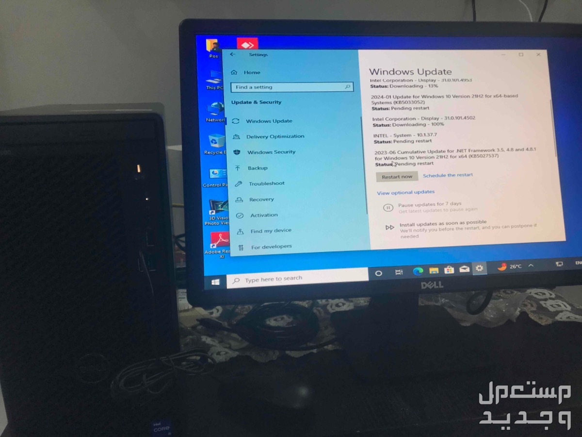 جهاز كمبيوتر مكتبي مع شاشة جديد صورة للجهاز والشاشة