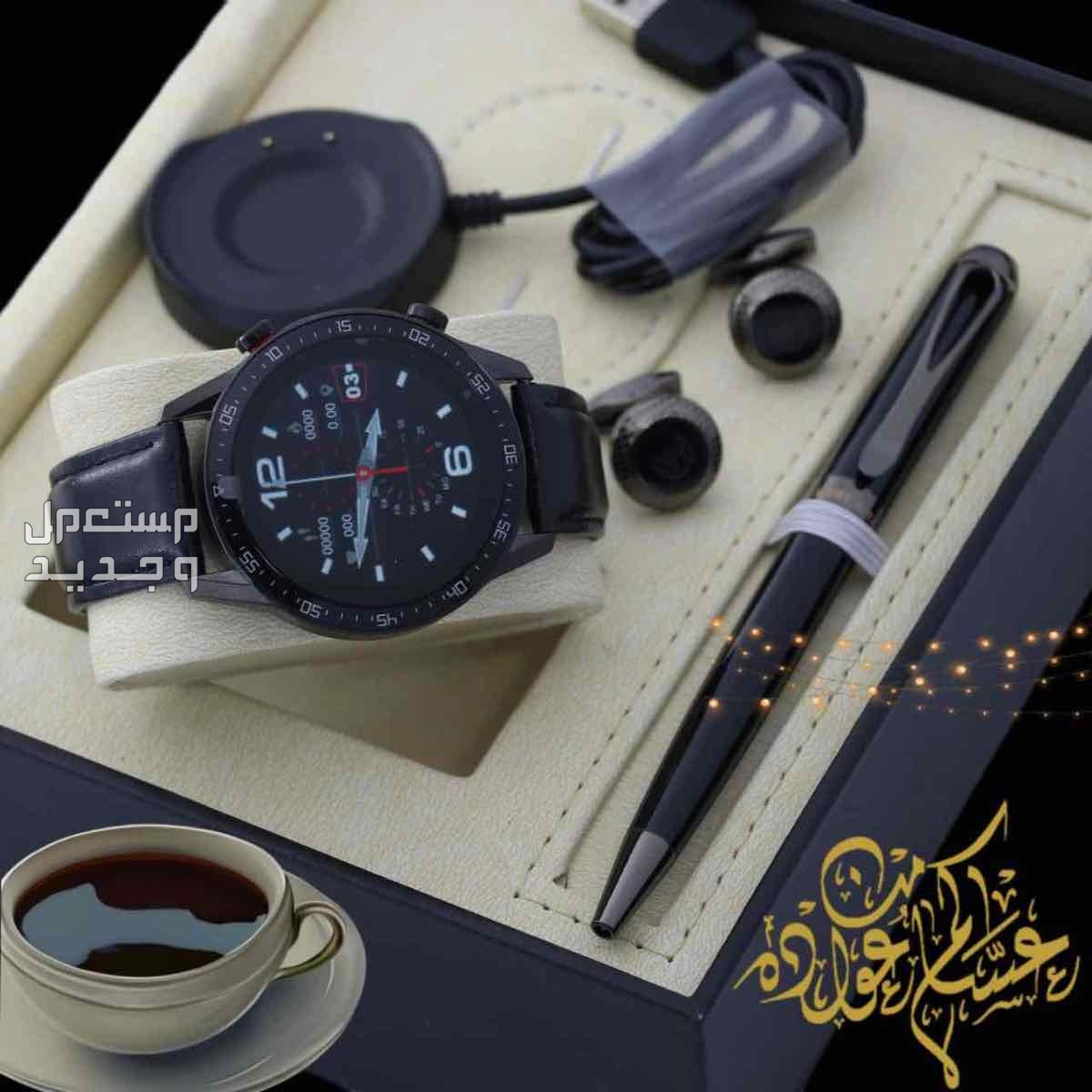 من كشخــــــــــة للساعــــــات  طقم شكل هواي او طقم. شكل ابل  ساعه اكتروني درجه اولى  مع ملحقاتها  قلم راقي كبك راقي علبه طقم مونت رويال  كيس مونت رويال