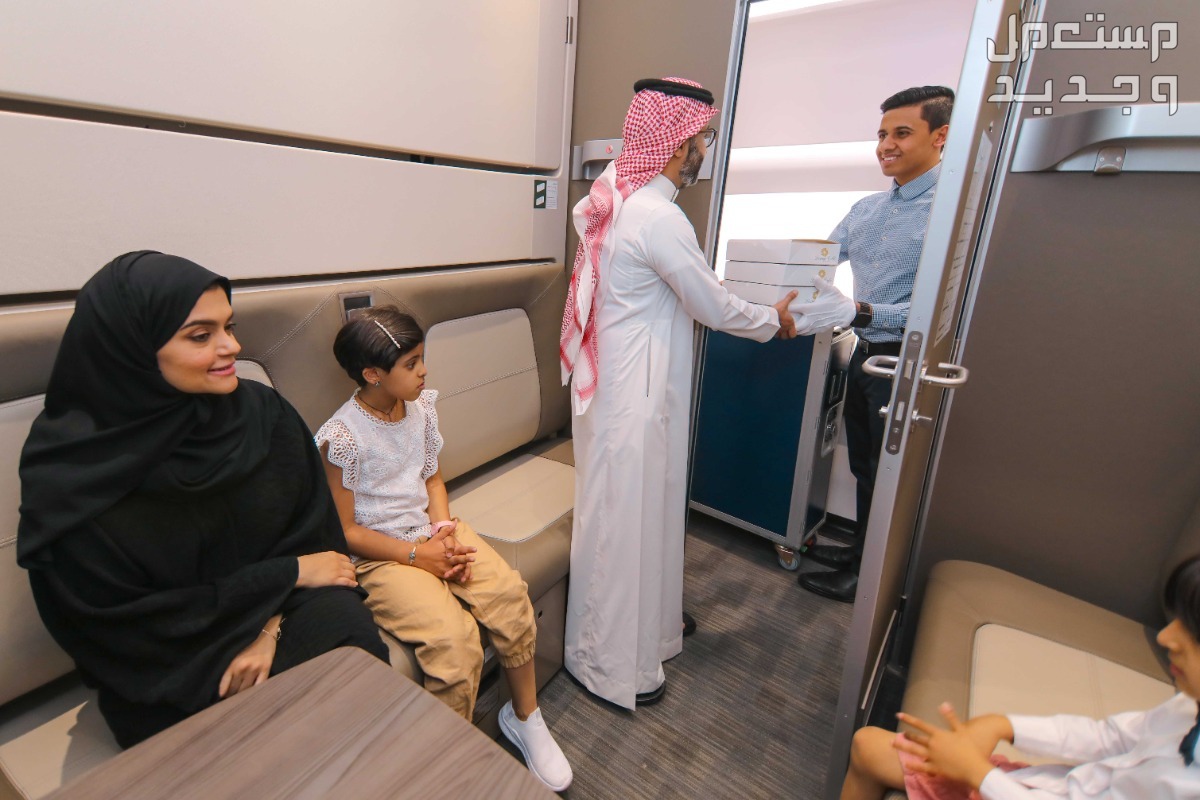 جدول رحلات قطار سار القصيم الرياض وأسعار التذاكر في السعودية عائلة في قطار سار