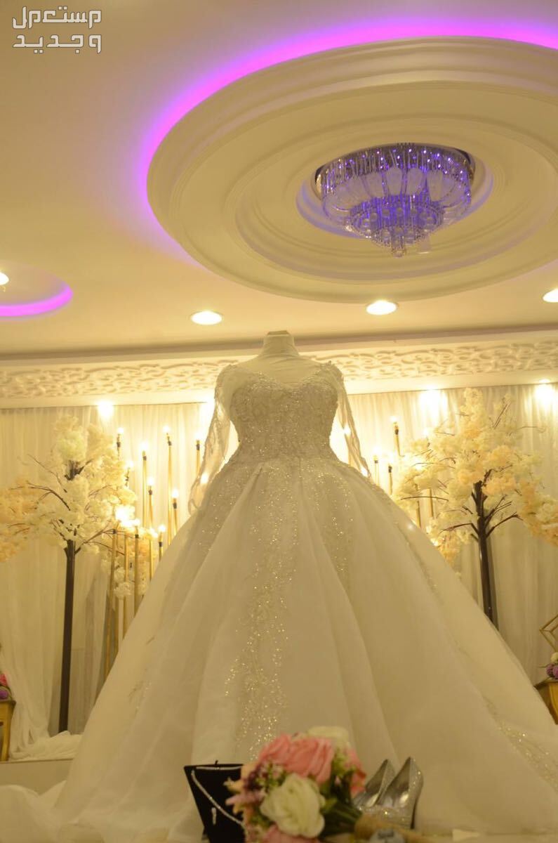 فستان زفاف فخم  في الرياض بسعر 500 ريال سعودي