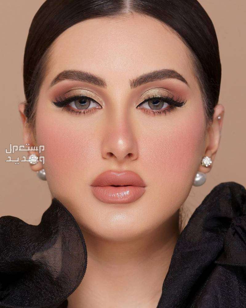 صور مكياج عيون فخم 2024 في السعودية صور مكياج عيون فخم بالألوان الذهبية