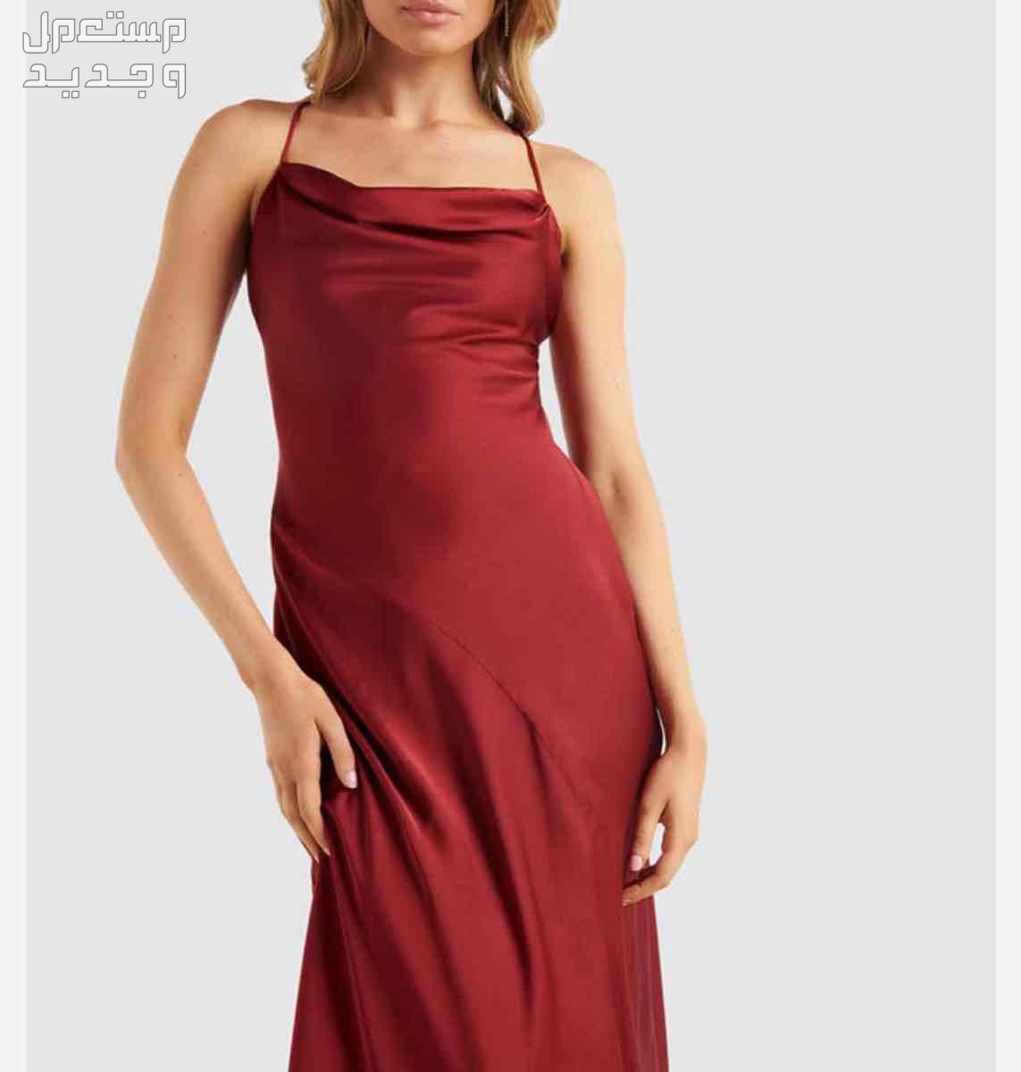 فستان أحمر ساتان