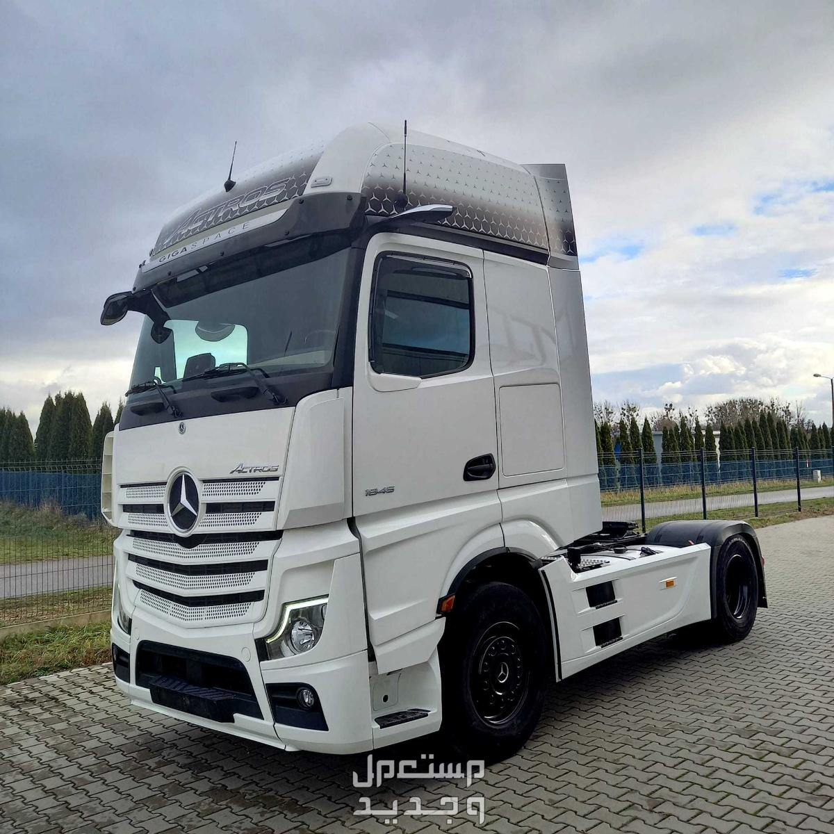 استيراد معدات ثقيلة و شاحنات