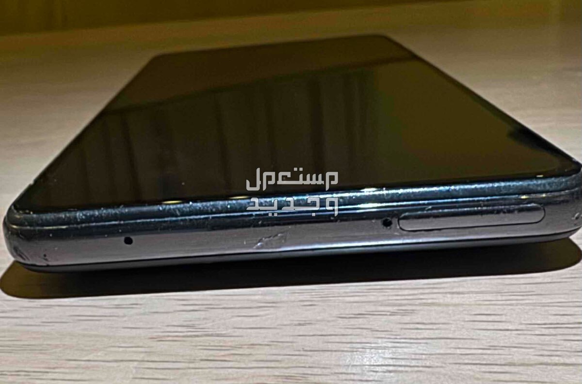 سامسونج جالاكسي  A 52 5G 128gb 8ram للمعلومية الجرم حق الجهاز بلاستك مغطى بلون الكروم