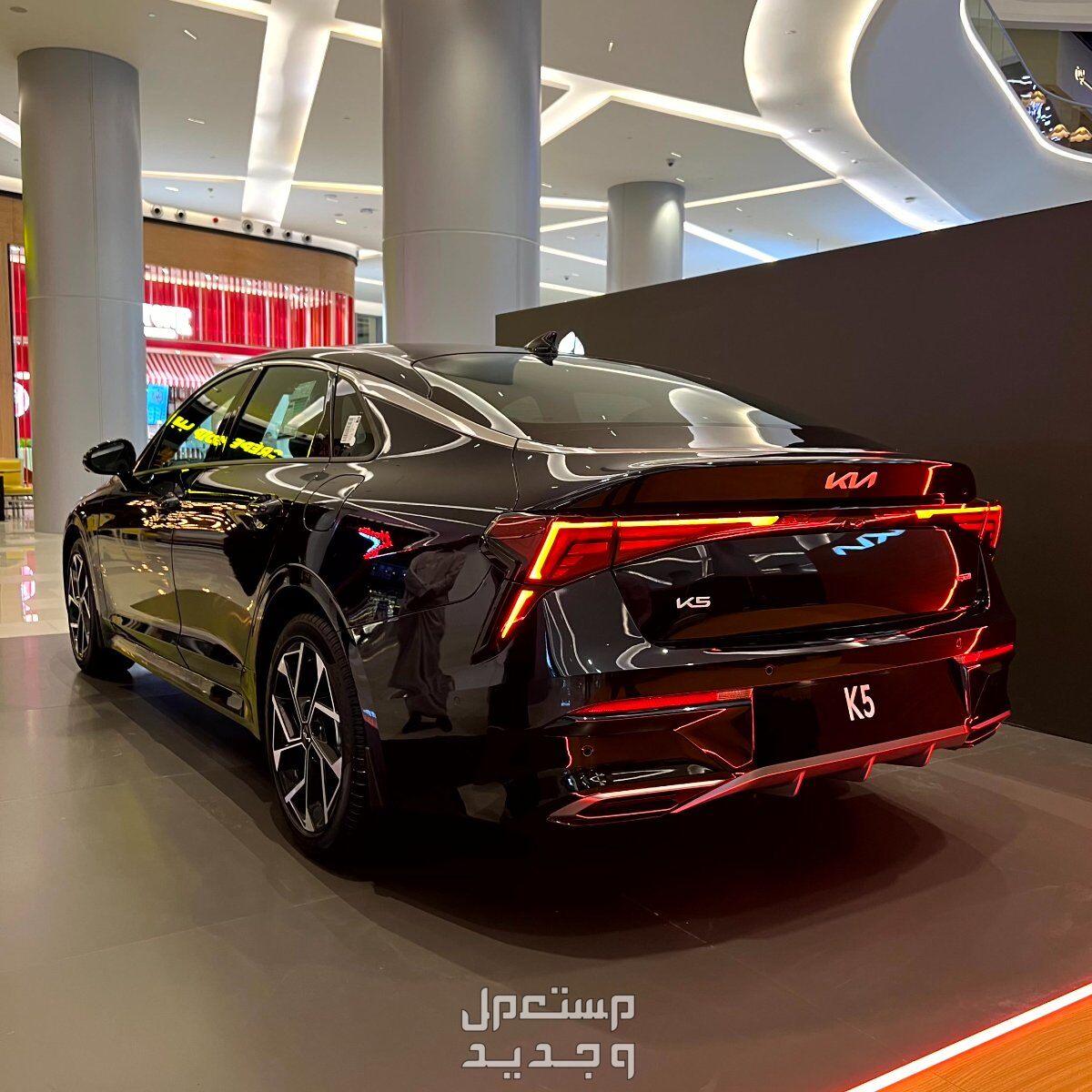 كيا K5 2025 فيس ليفت بجميع الفئات والأسعار المتوفرة عند الوكيل وأبرز العيوب والمميزات كيا K5 2025 فيس ليفت من الخلف