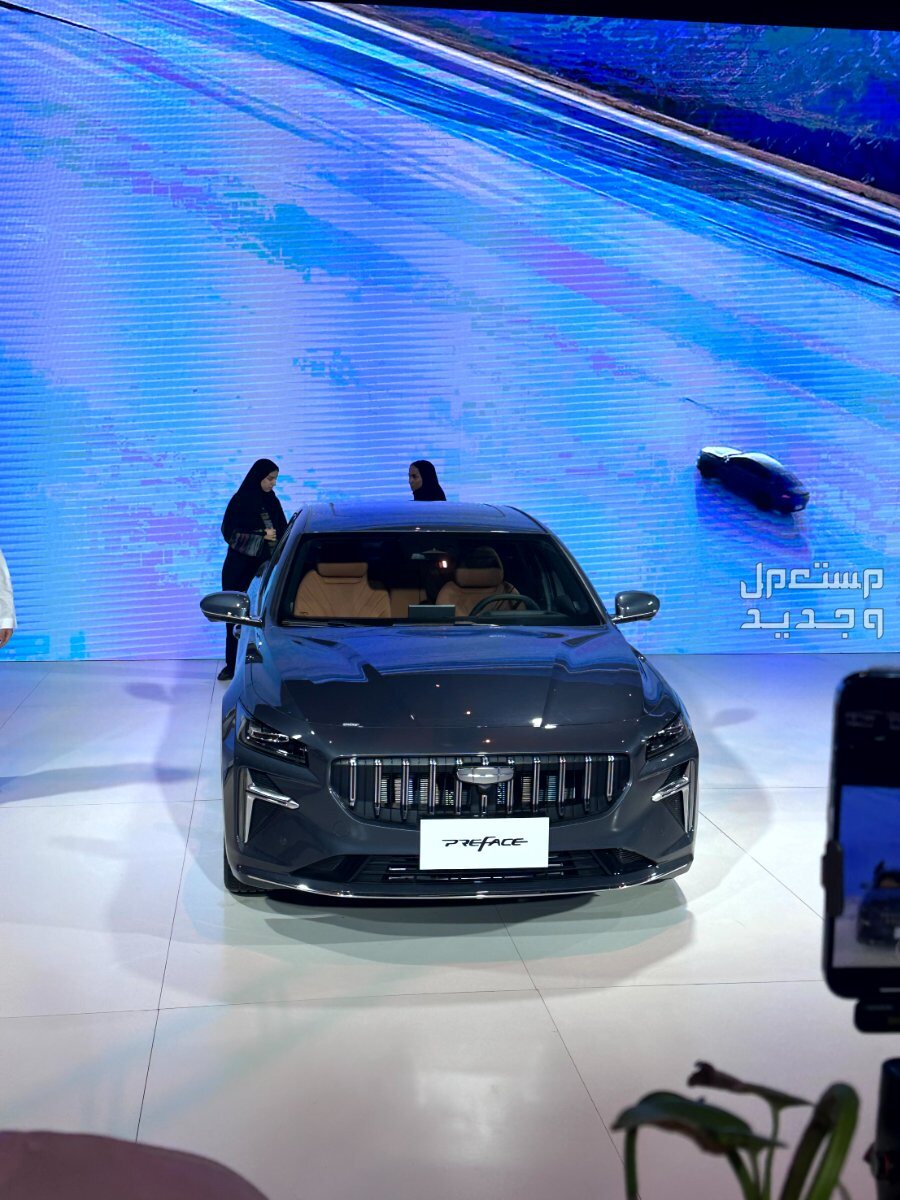 جيلي بريفيس 2025 بجميع الفئات والأسعار المتوفرة عند الوكيل وأبرز المميزات والعيوب