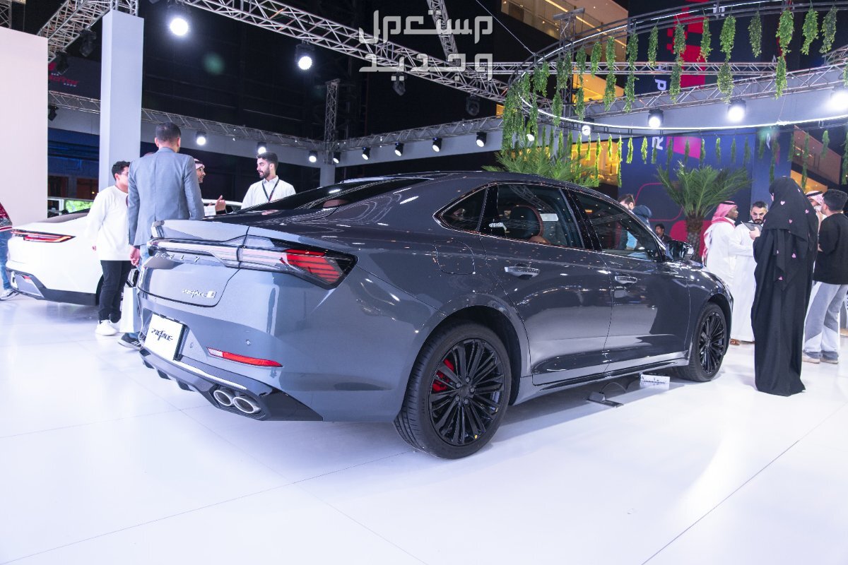 جيلي بريفيس 2025 بجميع الفئات والأسعار المتوفرة عند الوكيل وأبرز المميزات والعيوب