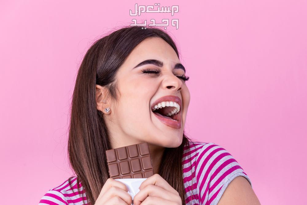 ما هو تفسير حلم تناول الشوكولاتة للعزباء ودلالاته؟ في الجزائر ما هو تفسير حلم تناول الشوكولاتة للعزباء ودلالاته؟
