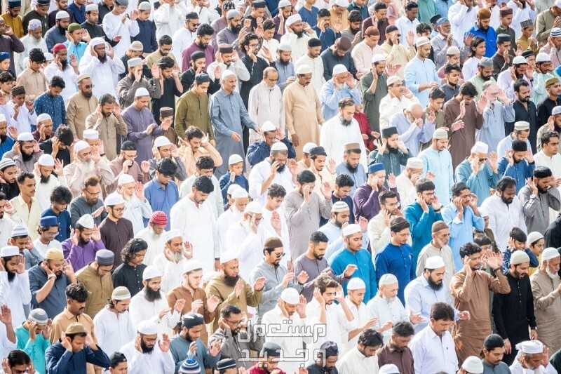 عدد ركعات وتكبيرات صلاة العيد في عمان حشود المسلمين في صلاة العيد