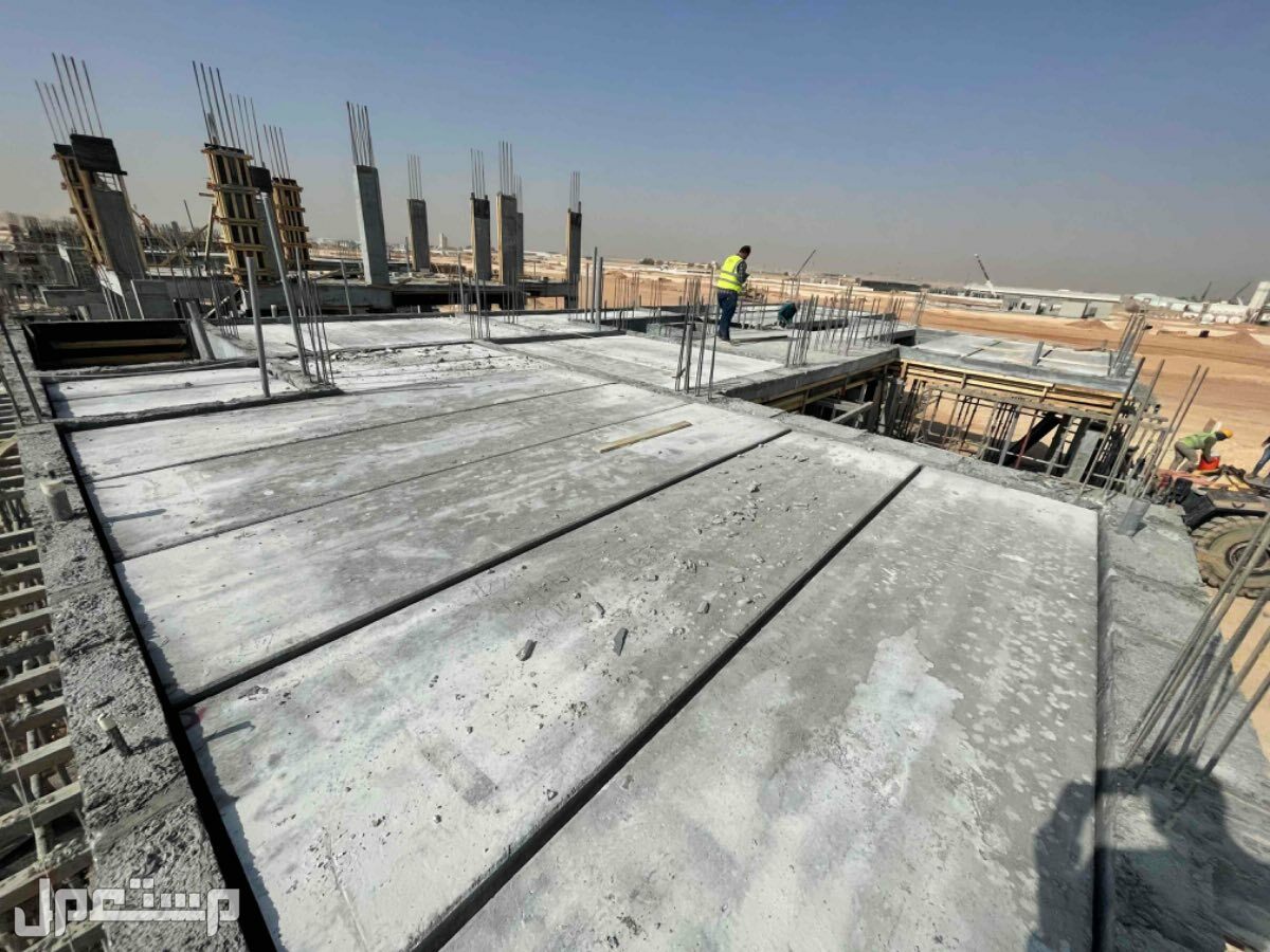 مهندس مقاول بالمواد(عظم-هناجر-تشطيب-قوالب-بريكاست)
