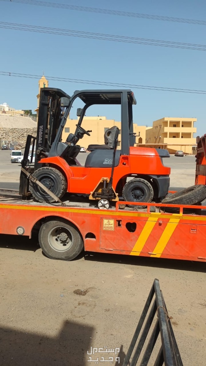 رافعات شوكيه وكرينات للايجار
