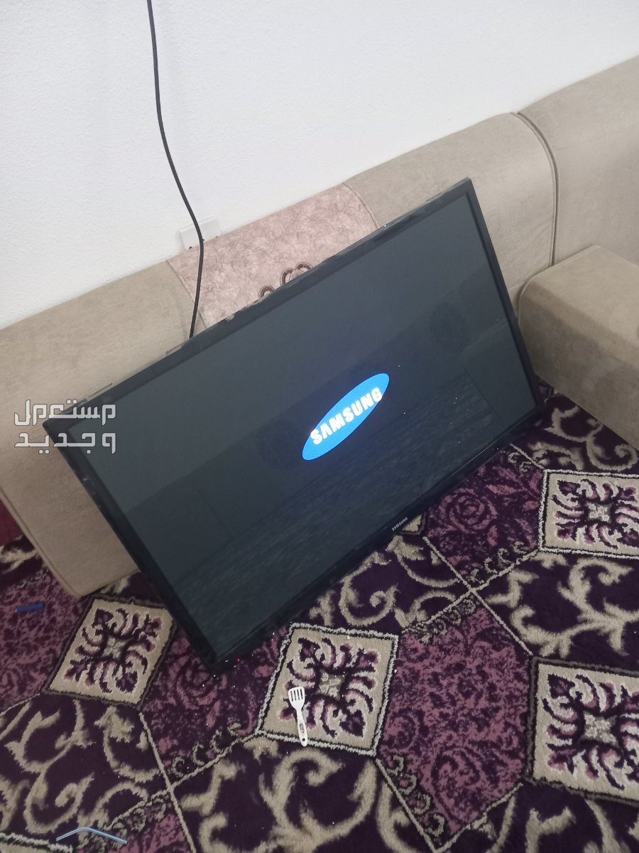 شاشة سامسونج 42 بوصة للبيع