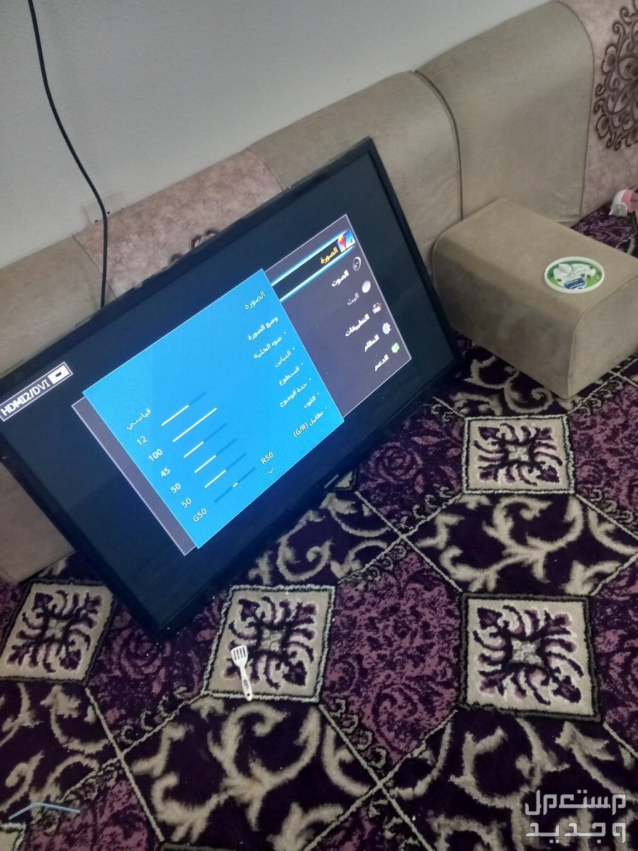 شاشة سامسونج 42 بوصة للبيع