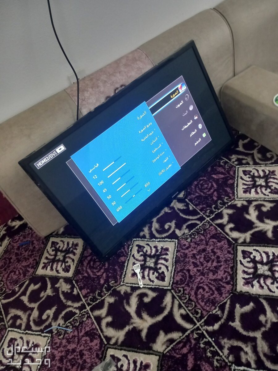 شاشة سامسونج 42 بوصة للبيع