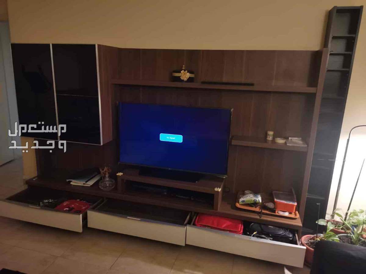 مكتبة تلفزيون من هوم سنتر شبه جديدة