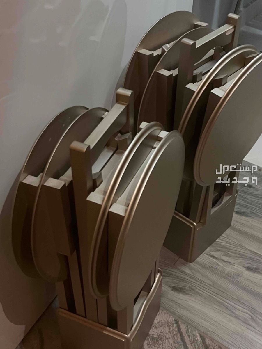 طاولات خدمة