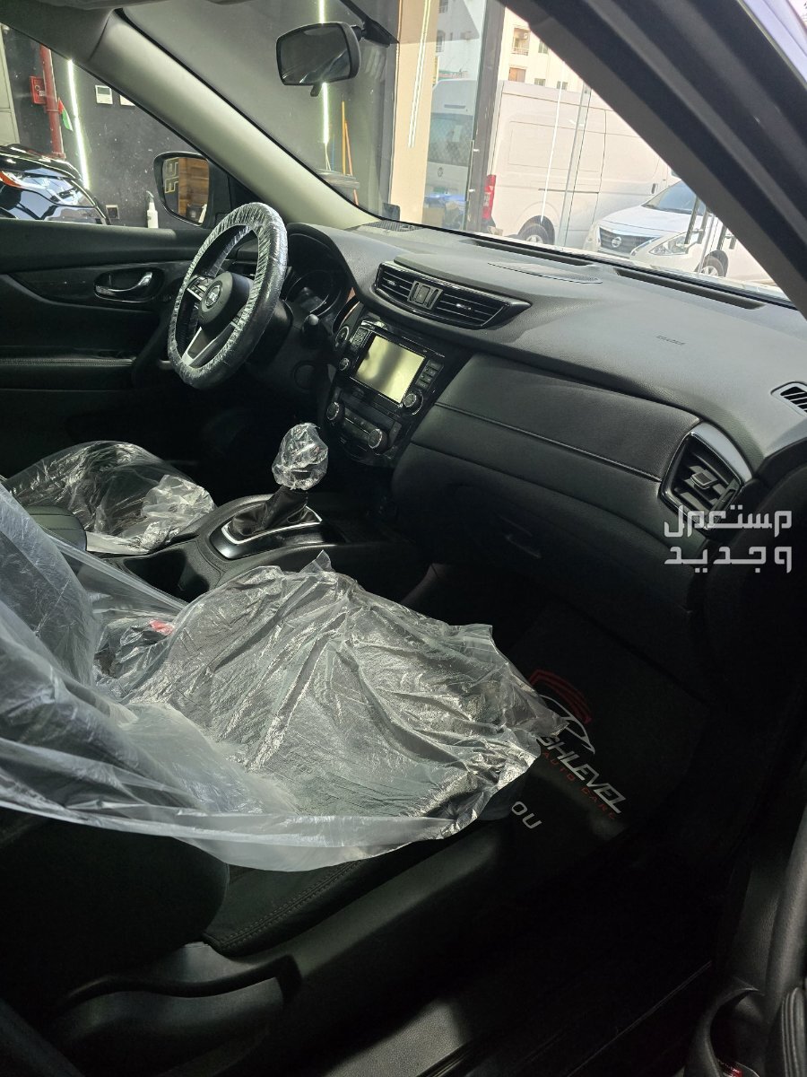 نيسان 2017