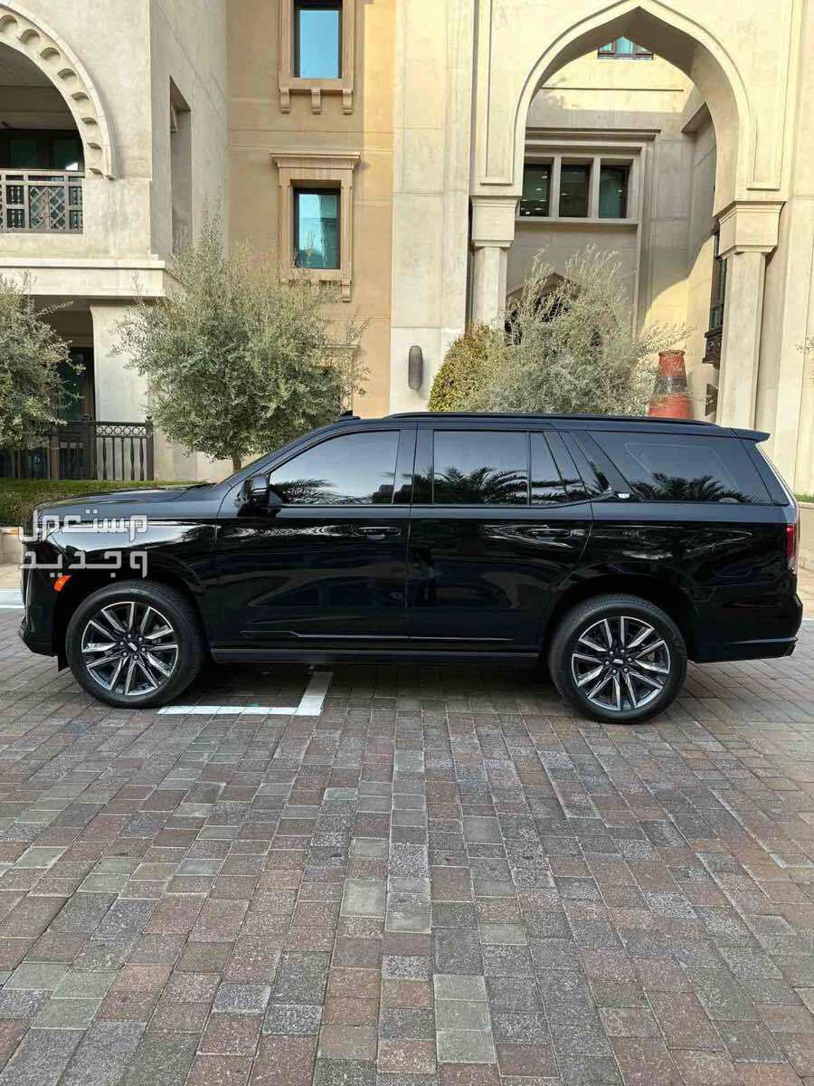 كاديلاك اسكاليد 2024 في دبي بسعر ألف درهم إماراتي