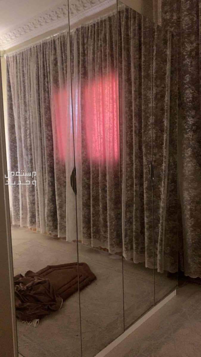 غرفة نوم كاملة في الباحة