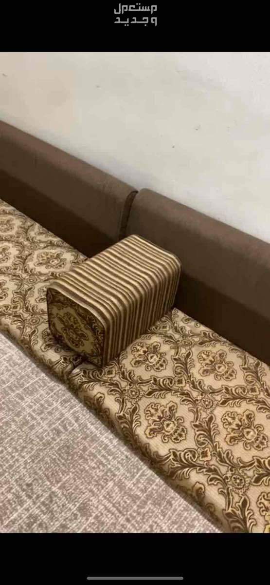 9 مطارح تقريبا مع شاشة