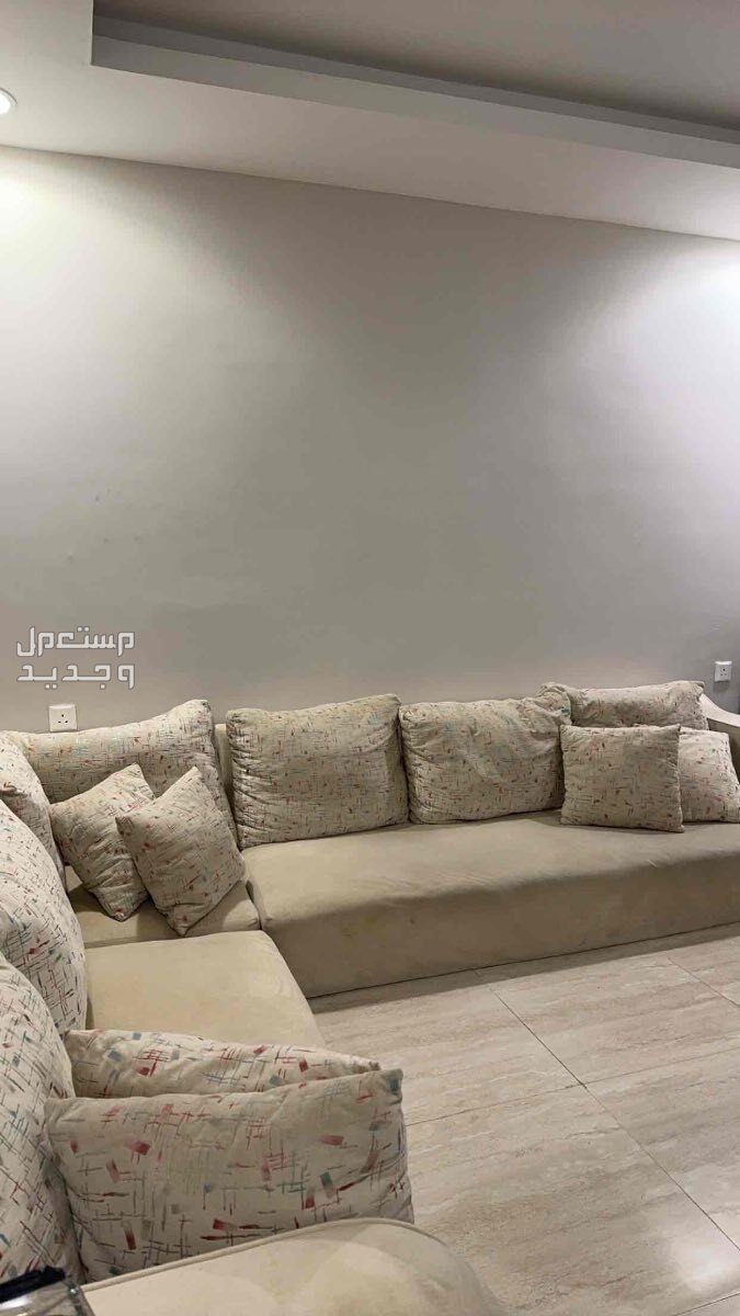 كنب ارضي حرف L في الدمام بسعر 400 ريال سعودي