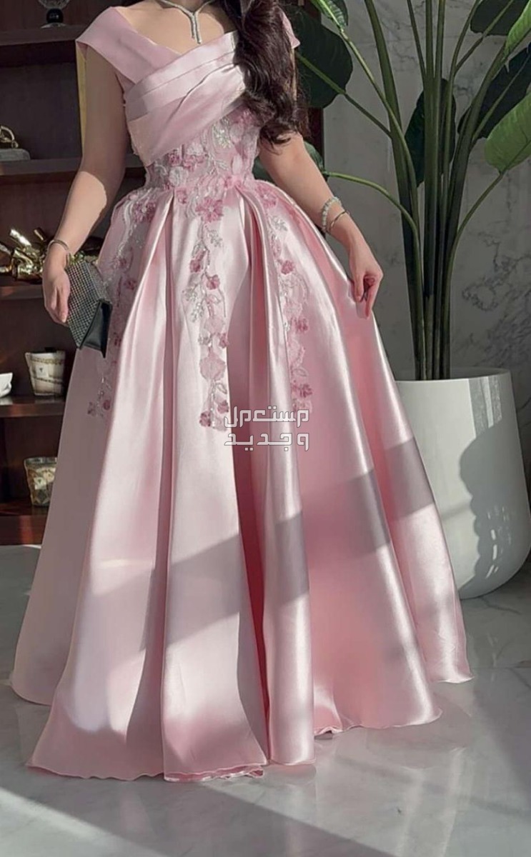 أجمل واحدث فساتين السهرة 👗😊😍 نشحن لكافه مدن المملكة وخدمة توصيل للبيت  حسابنا الأنستقرام rem_fasn1  في المدينة المنورة بسعر 180 ريال سعودي