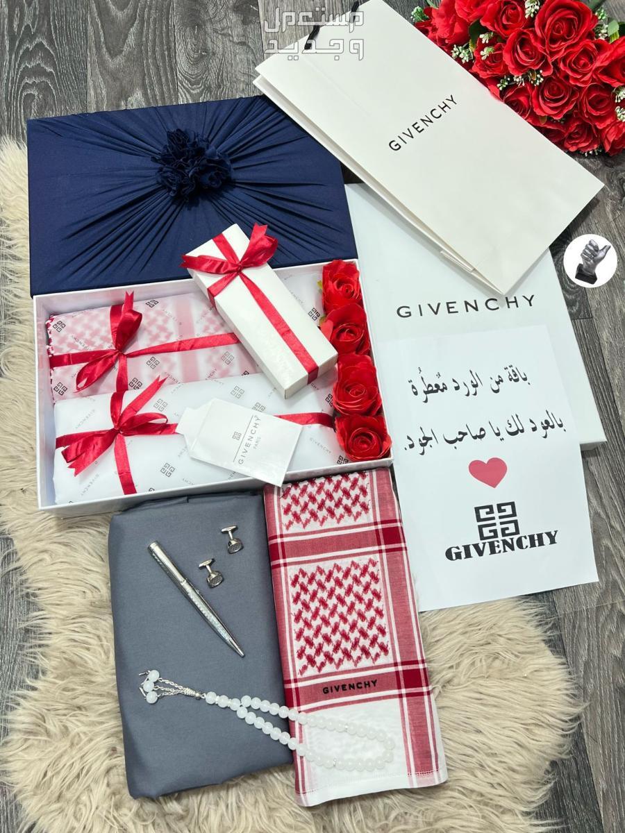 لويس ون❤️ ❤️لعشاق الفخامه ❤️ 🕊 *طقم/رجالي صيفي 🔥*🕊 🕊*قماش رجالي تصميم ماركة جفنشي يوجد لدينا توصيل لجميع مدن المملكة العربية السعوديه 🇸🇦🚛