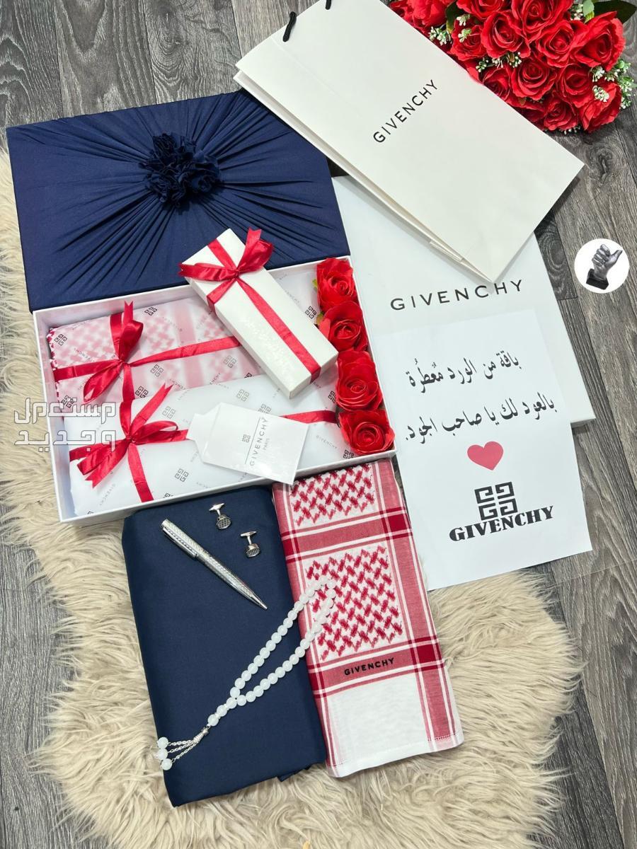 لويس ون❤️ ❤️لعشاق الفخامه ❤️ 🕊 *طقم/رجالي صيفي 🔥*🕊 🕊*قماش رجالي تصميم ماركة جفنشي يوجد لدينا توصيل لجميع مدن المملكة العربية السعوديه 🇸🇦🚛