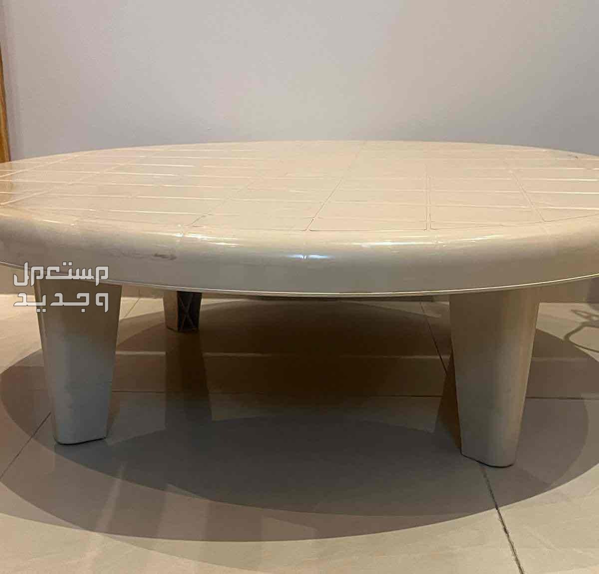 طاولة ارضيه طبليه بلاستيك