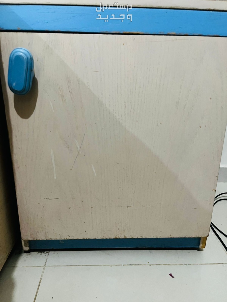 سرير نفر ونص وكمودينات كمودينه 50