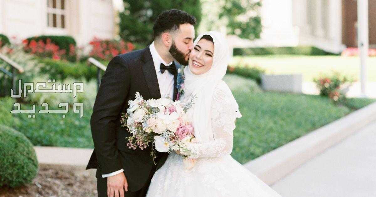 أجمل عبارات تهنئة زواج راقية بالصور.. كلمات مباركة للعروسين عروسان يوم زفافهما