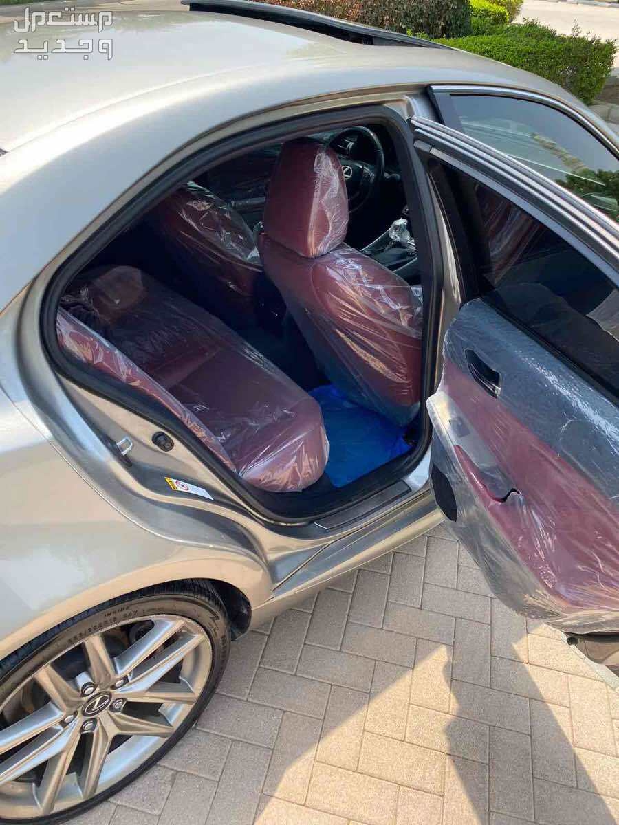 لكزس للبيع في ولاية صحار بسعر 5300 ريال عماني