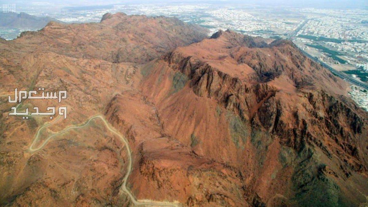 افضل فنادق المدينة المنورة للعوائل صورة من اعلى جبل احد في المدينة