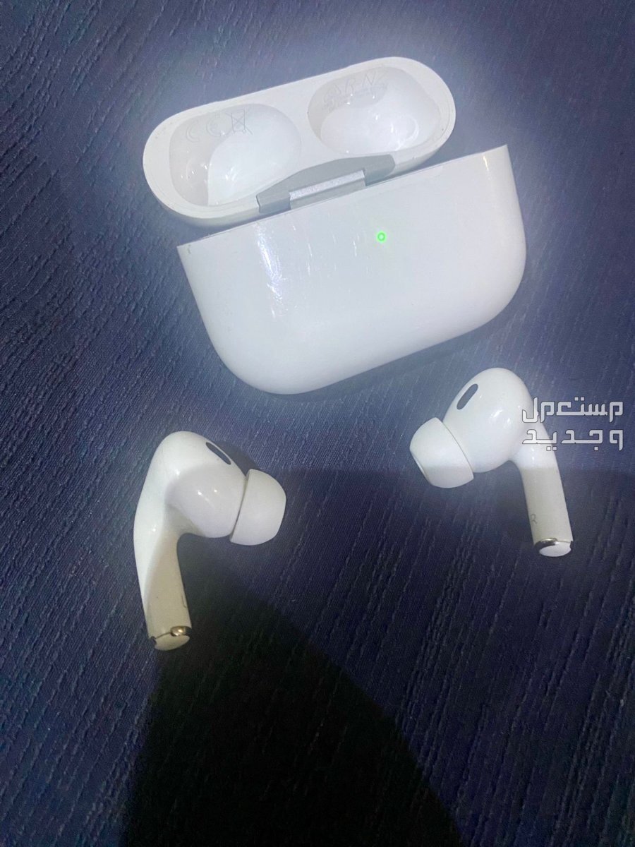 ايربودز برو من ابل مع حافظة شحن ماج سيف (الجيل الثاني)