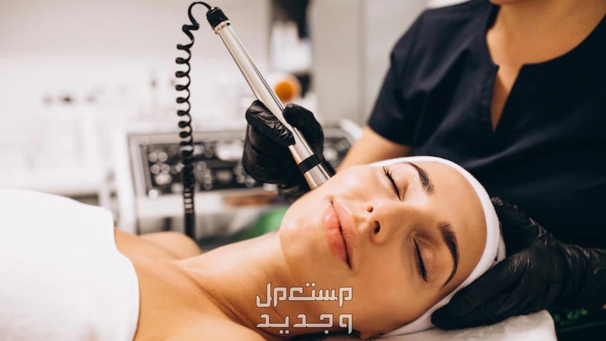 الفرق بين تنظيف البشرة والهيدرافيشل 2024 احمرار الوجه بعد الهيدرافيشل