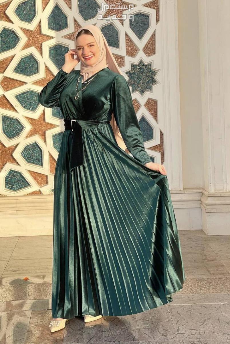 أفضل 20 فستان سواريه بسيط وشيك للمحجبات فستان بليسيه