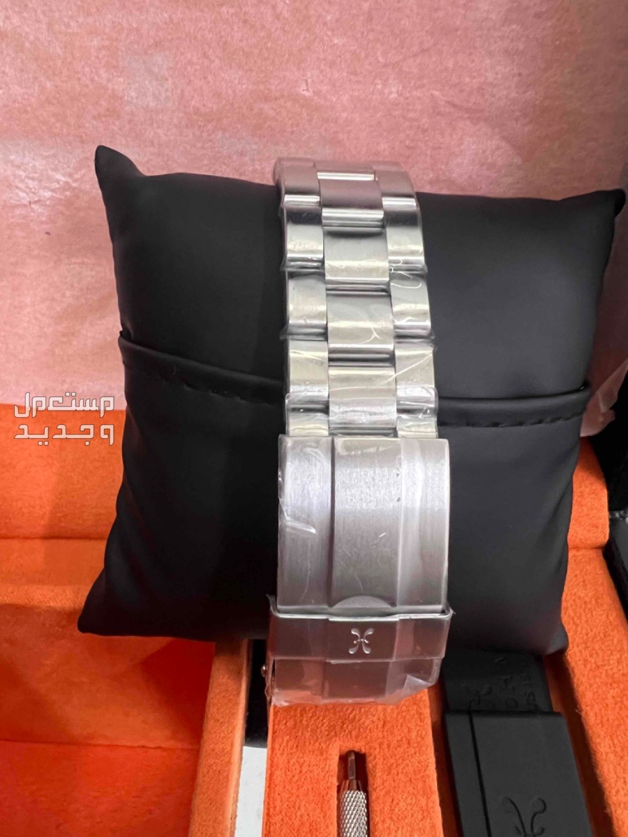 ساعة سويسيرية
