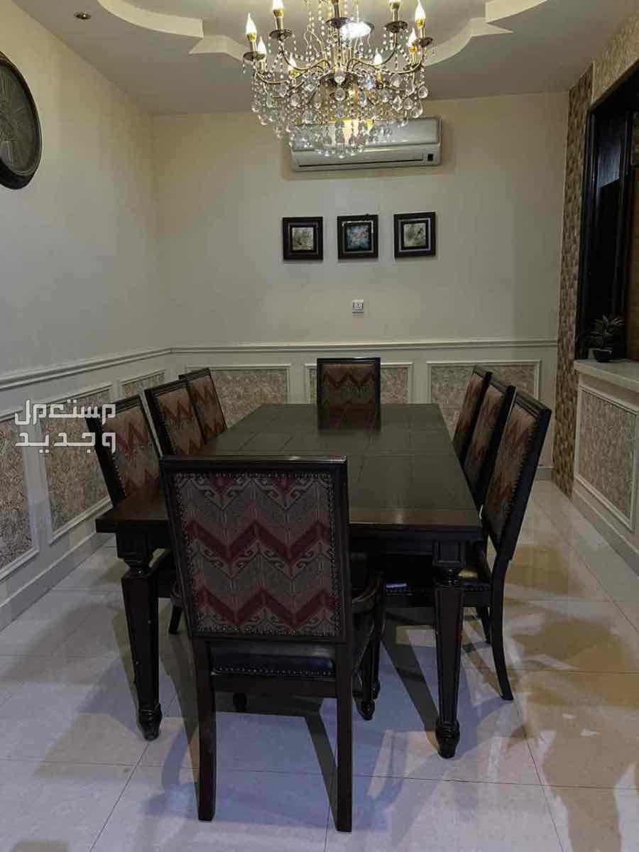 طاولة طعام