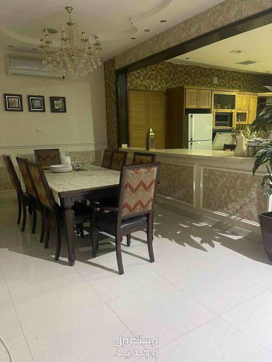 طاولة طعام