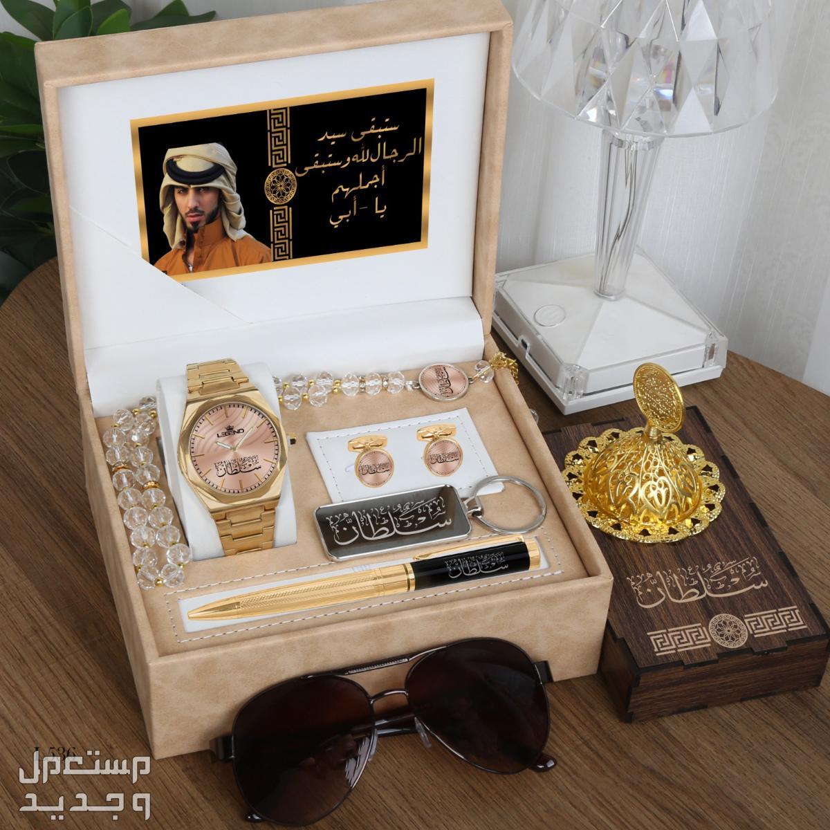 نقدم لكم اطقم رجالية راقيه  يوجد لدينا توصيل لجميع مدن المملكه العربيه السعوديه 🚛