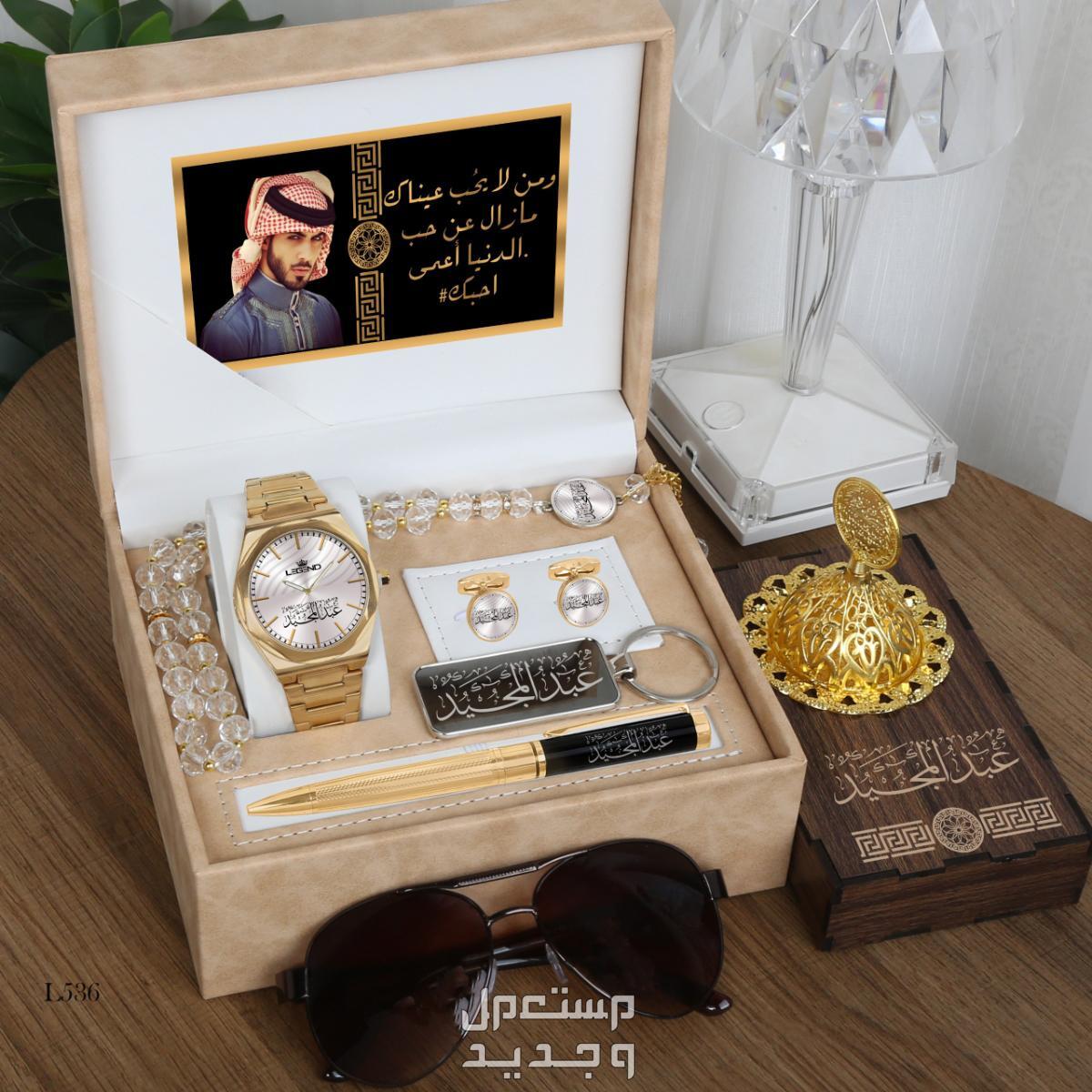 نقدم لكم اطقم رجالية راقيه  يوجد لدينا توصيل لجميع مدن المملكه العربيه السعوديه 🚛