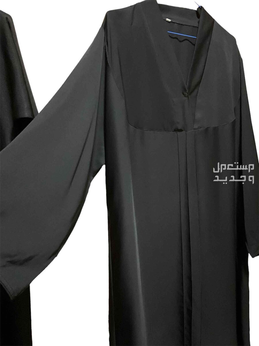 عباية سوداء بدون زينة