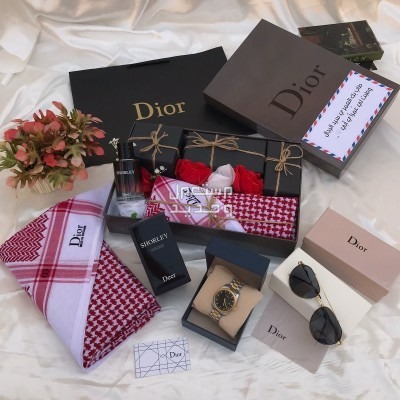 اطقم هدايا رجاليه ماركة فرزاتشي