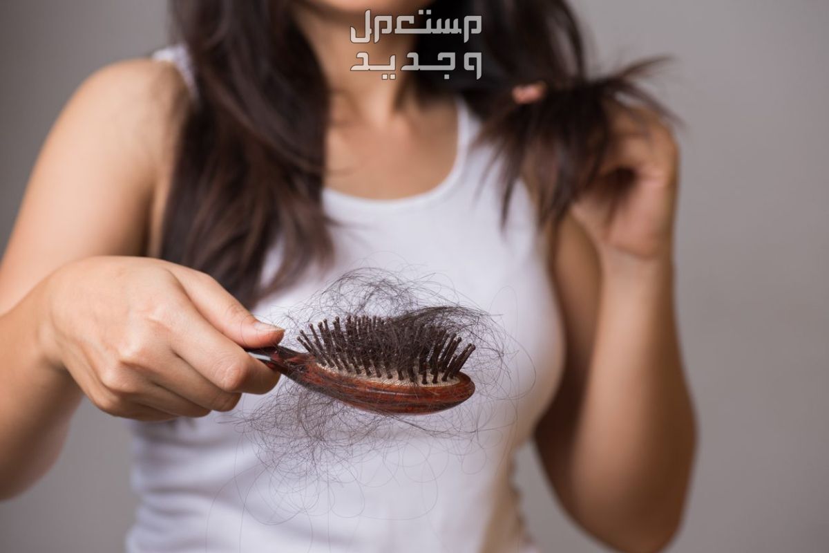 تفسير تساقط الشعر في المنام للرجل والعزباء والمتزوجة تفسير حلم سقوط الشعر للمرأة