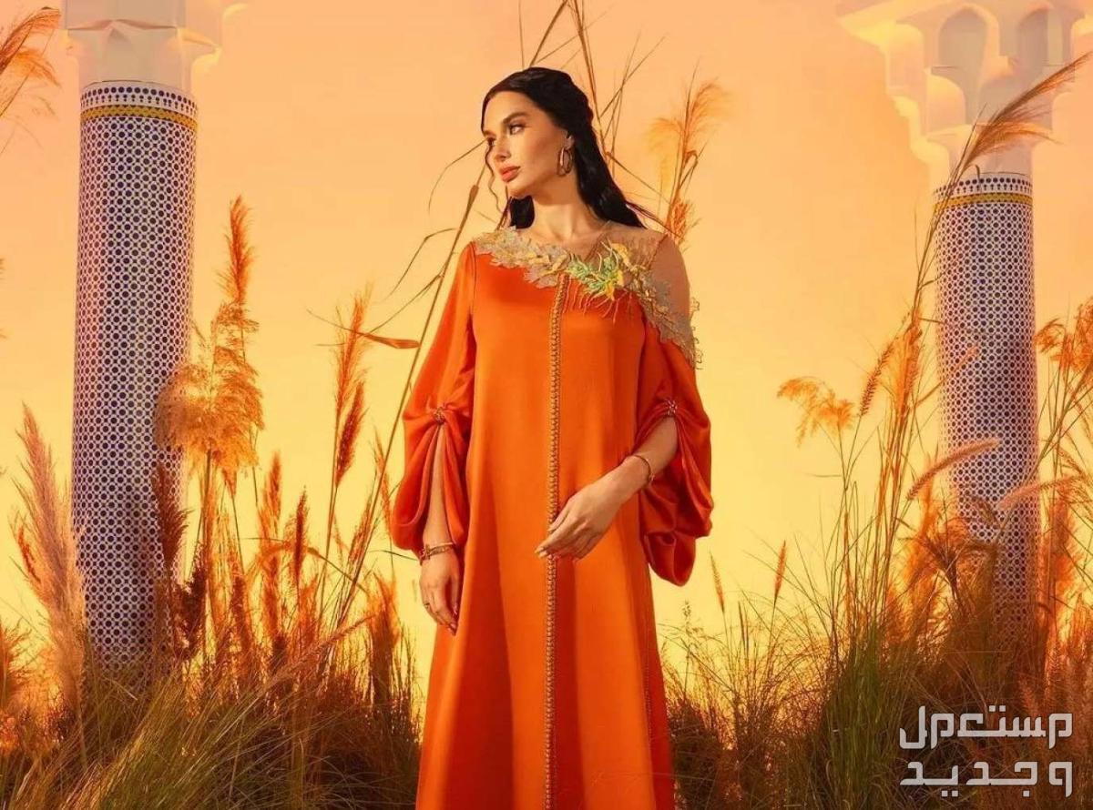 أحدث موديلات عبايات ملونة خروج 2024 عباية برتقالي