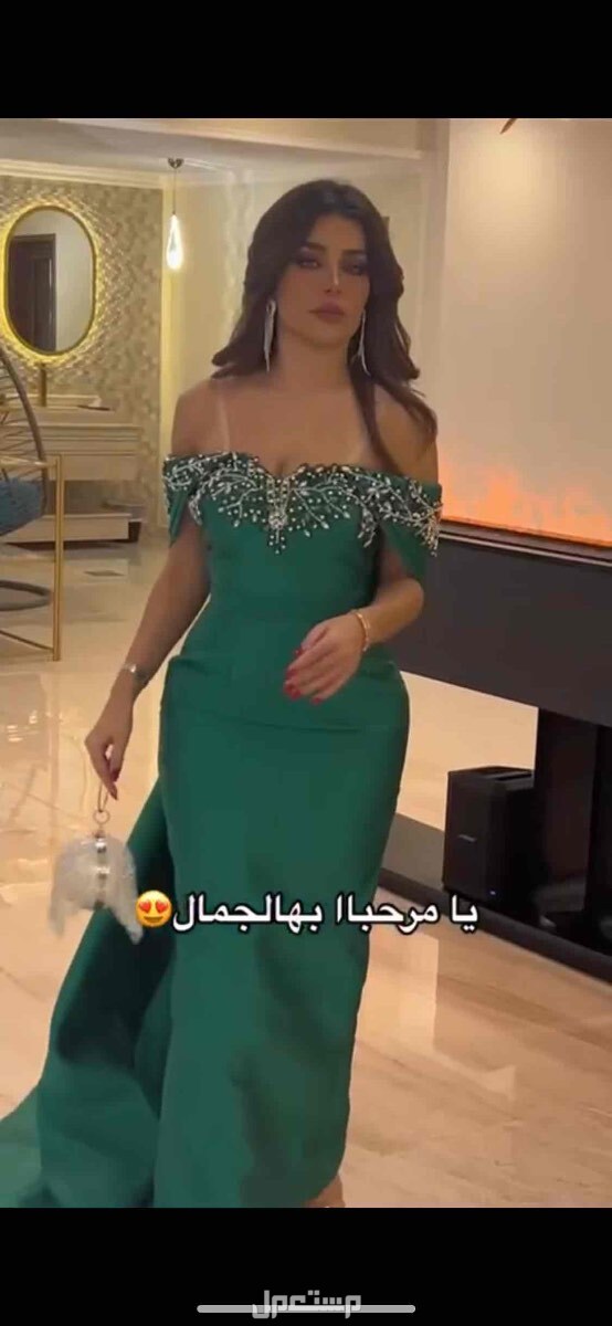 فستان للبيع